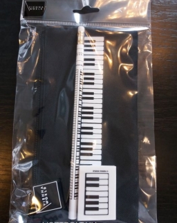 Tolltartó szett - fekete klaviatúrás (tolltartó, + ceruza + radír)